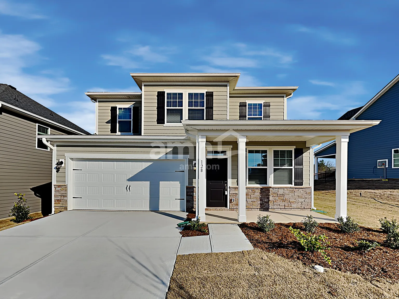 4 bed, 2.5 bath, 2297 sqft, $2,600 — Photo 1