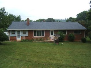 7405 Stewartsville Rd, Moneta, VA 24121