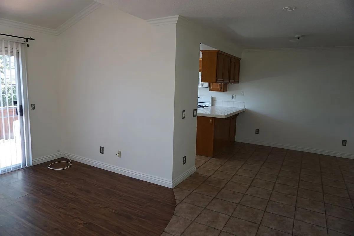 Building Photo - 1710 Maxwell Ln #A