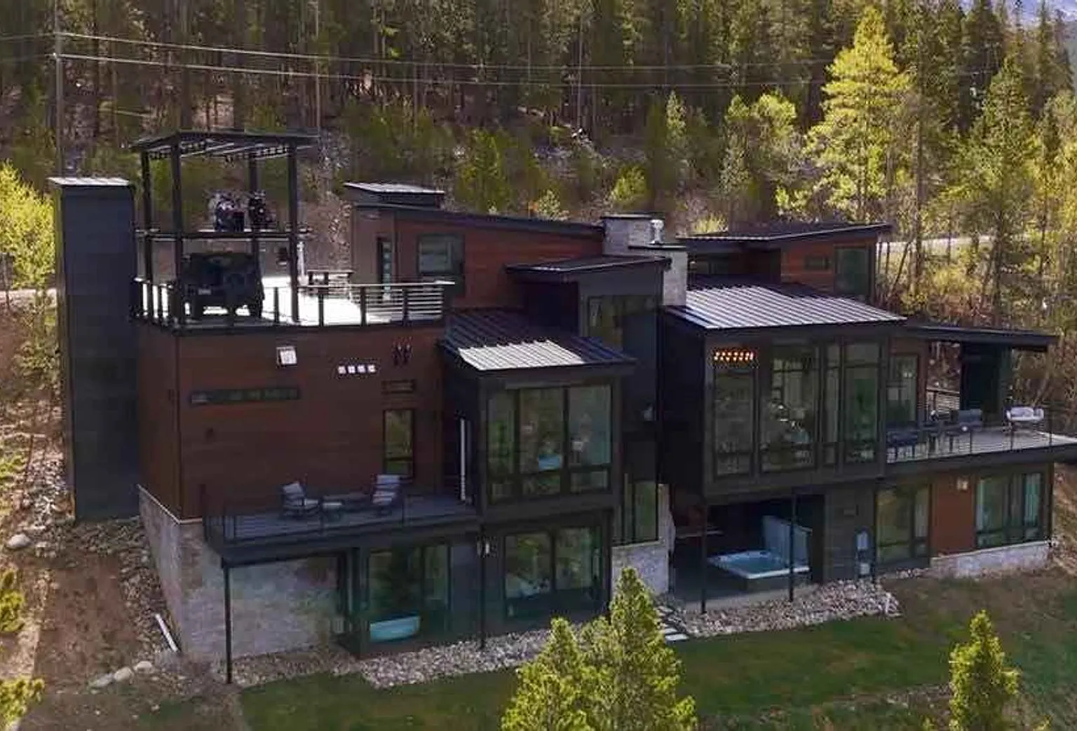 Stunning Modern Luxury Alpine Retreat consisting of 4 Bedroom and 5 Baths, and high-end finishes ... — Photo 1