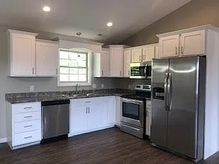 128 Lincoln Dr — Photo 4