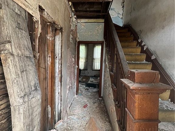 5th image of 434 Airbrake Ave