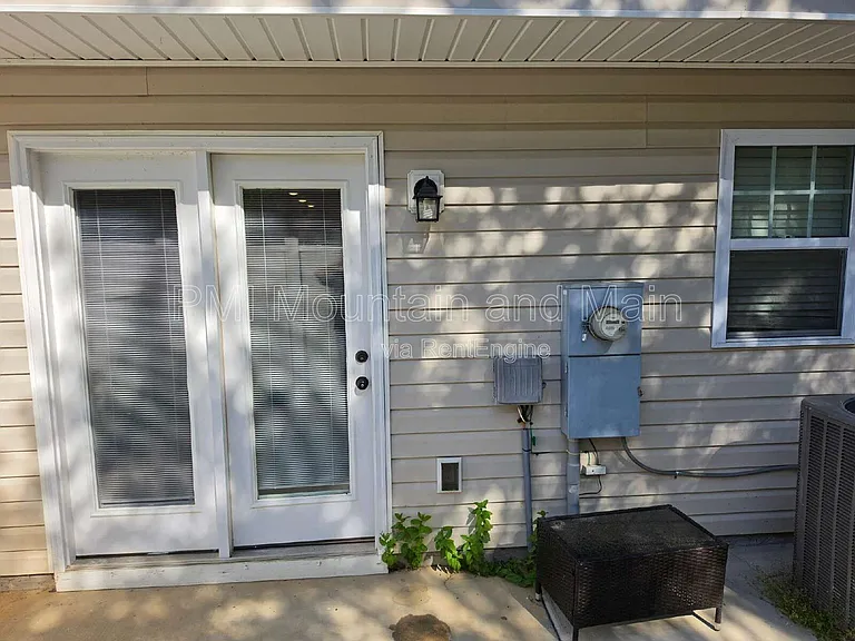 25 Barnett Shoals Dr — Photo 14