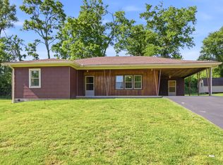 131 Greenwood Acres Dr, Columbia, TN 38401