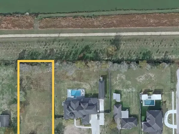 5721 Becky Ln, Pearland, TX 77584