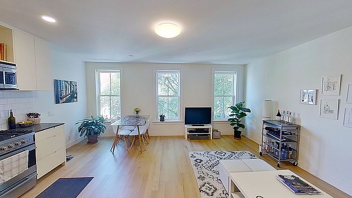 1st image of 165 De Graw St APT 2
