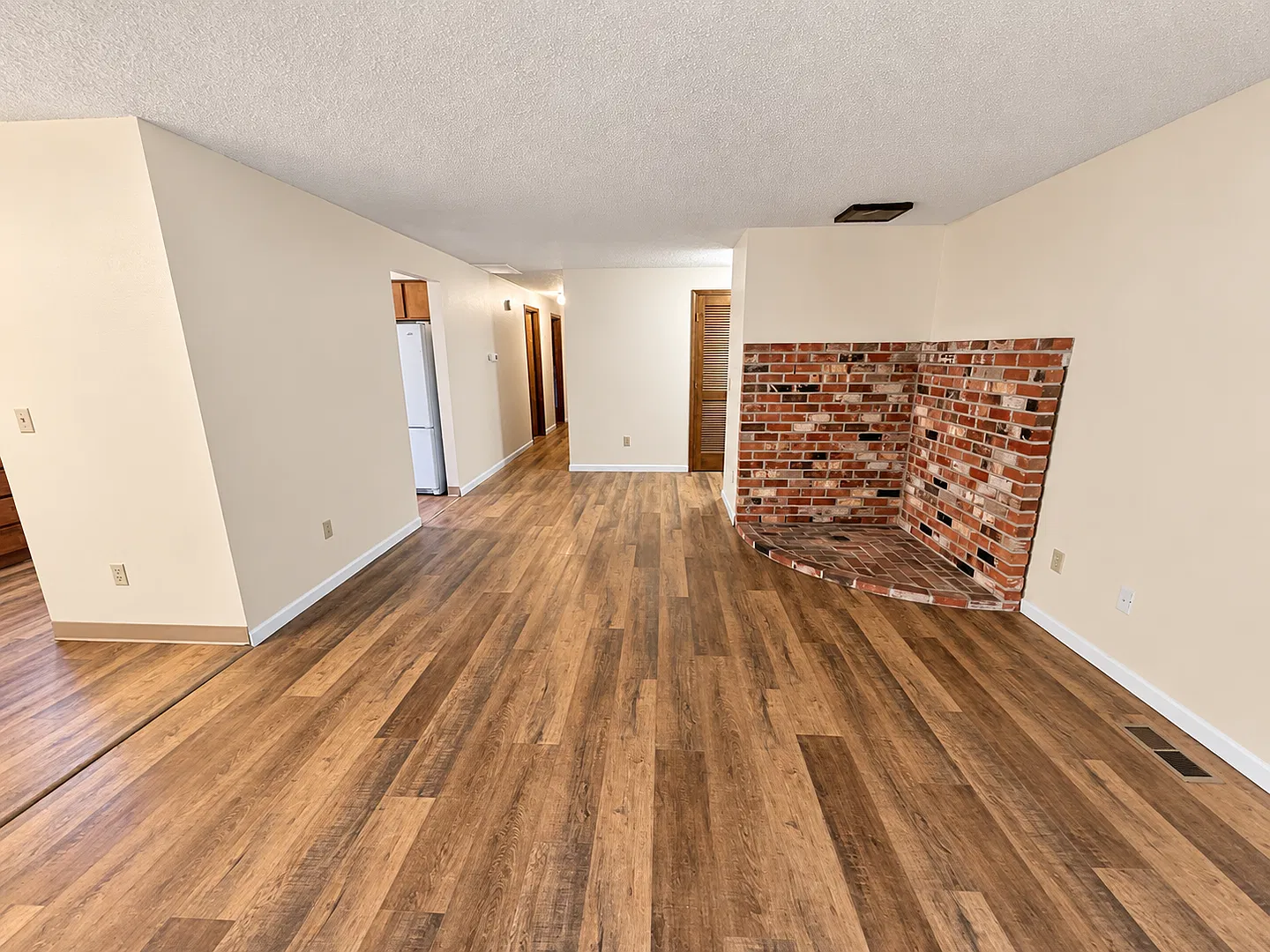 Charming 3-Bedroom Gresham Home with Large Fenced Backyard & Greenhouse! — Photo 4