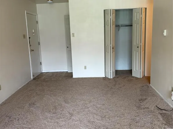 7723 Hazelcrest Dr APT H, Hazelwood, MO 63042