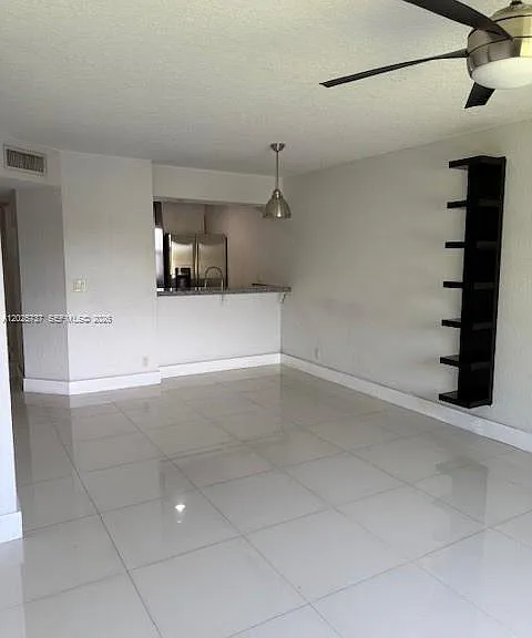 922 Twin Lakes Dr #922 — Photo 6