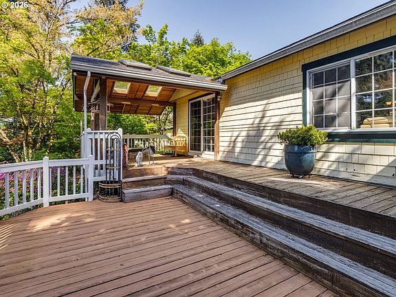 3rd image of 59364 Blueberry Ln