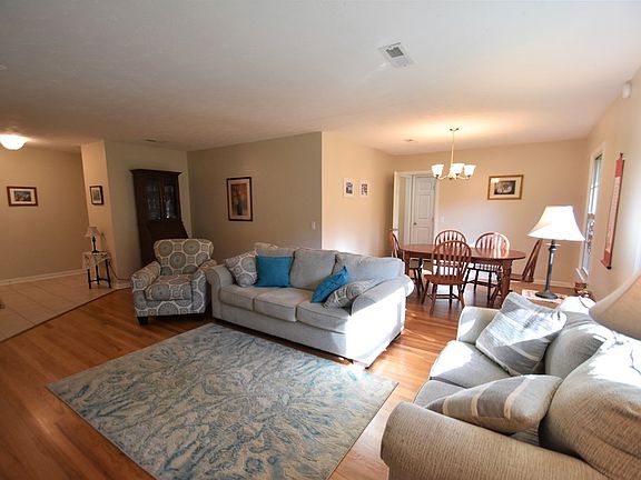 5th image of 194 Woodland Hills Dr