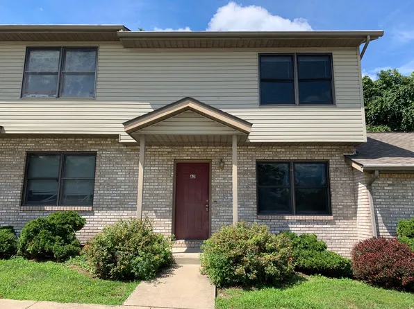 3 bedroom, Spacious Townhouse: The Willows!, 1385 W Allen St, Bloomington, IN 47403