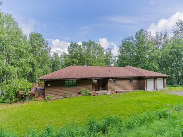 240 Peregrine Dr, Fairbanks, AK 99712