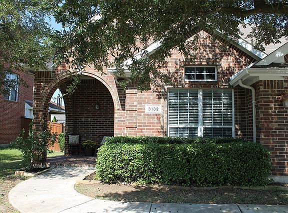 2nd image of 3132 Guadaloupe