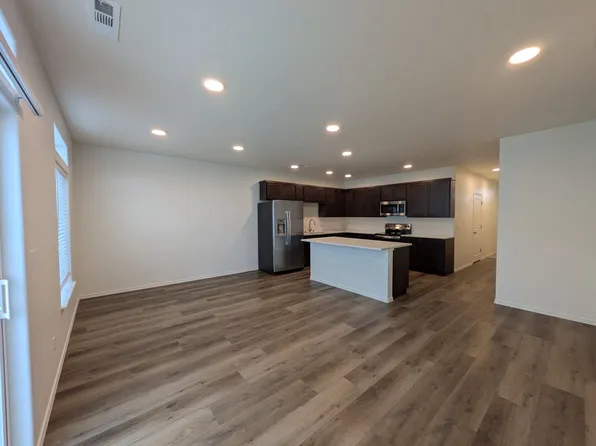 3679 S Roosevelt Pl, Kennewick, WA 99338