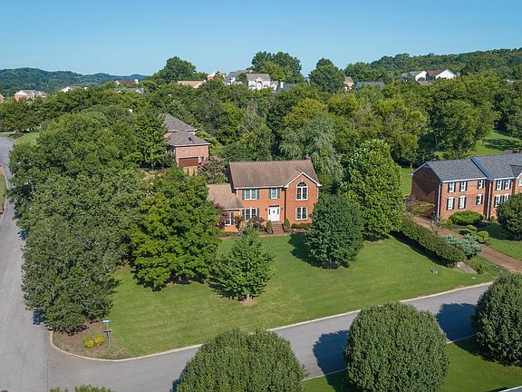 2nd image of 700 Rachel Dr