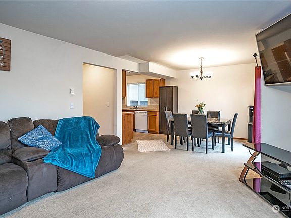 5th image of 11727 9th Avenue Ct E