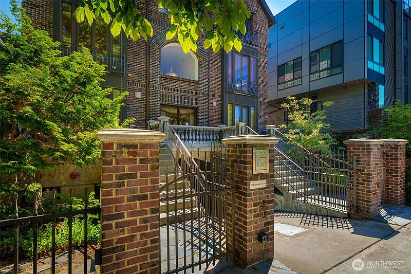 2nd image of 1122 Broadway E #301