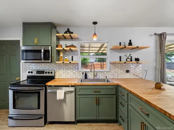 1670 Oakland Street, Aurora, CO 80010