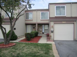 747 Biloxie Ct, Carol Stream, IL 60188
