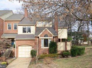 10200 Aspen Willow Dr, Fairfax, VA 22032