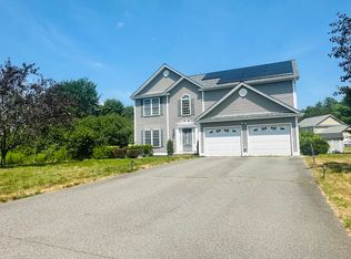 11 Swenson Rd, Bedford, NH 03110