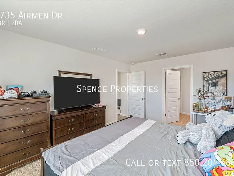 4735 Airmen Dr — Photo 25