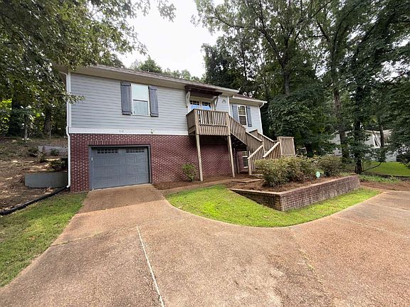 3rd image of 712 Park Dr