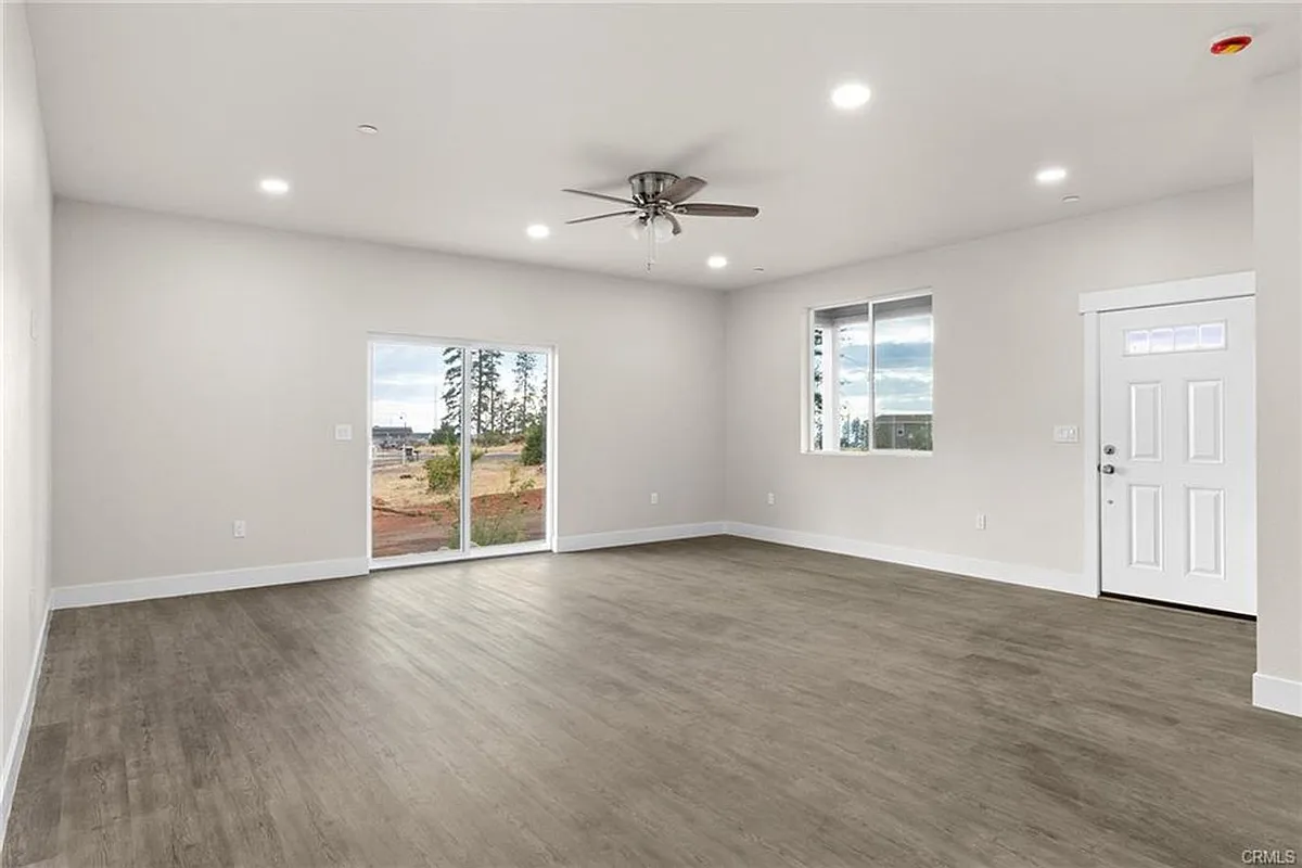 Building Photo - 5589 Linrich Ln