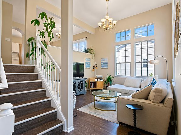 3rd image of 2443 Courtyard Cir Unit 1