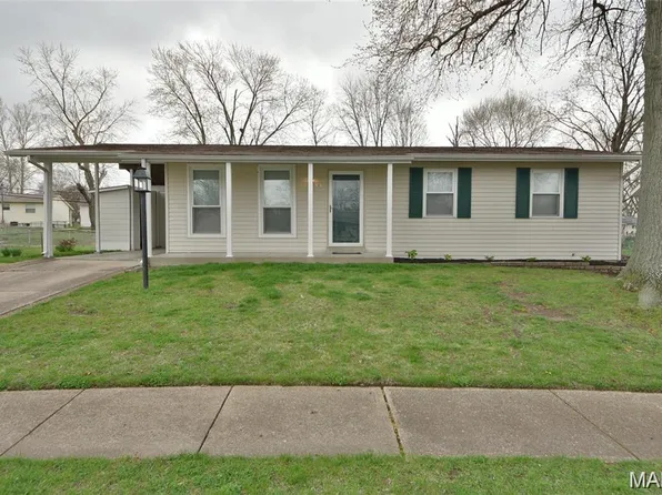 1917 Torero Ln, Florissant, MO 63031