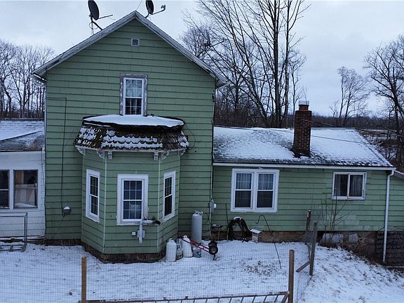 2nd image of 1320 Levanna Rd