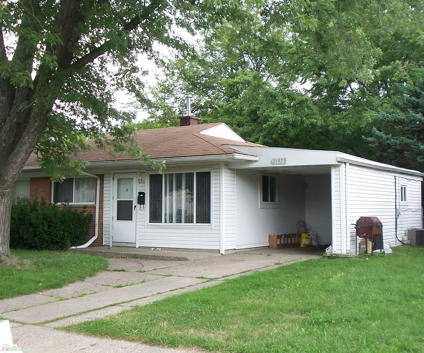 21970 Fern Ave photo 1