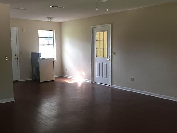 4th image of 602 Little John Ct