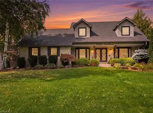 27 John Martin Cres, Hamilton, ON L8B 0Z9
