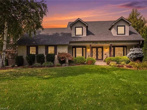 27 John Martin Cres, Hamilton, ON L8B 0Z9
