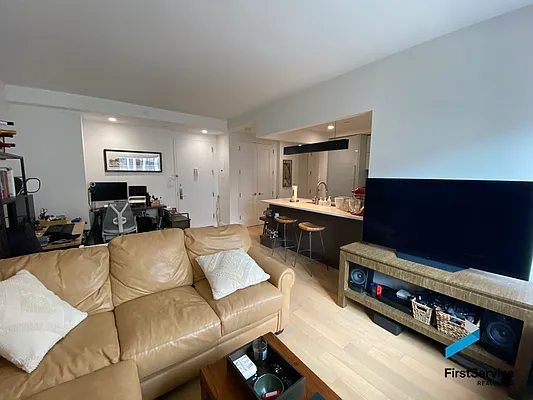 Rented by FirstService Realty (legacy) | media 15