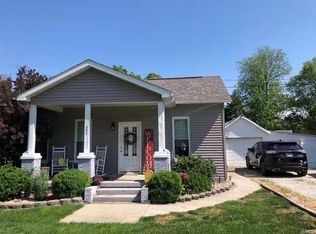 332 W Chestnut St, Carlinville, IL