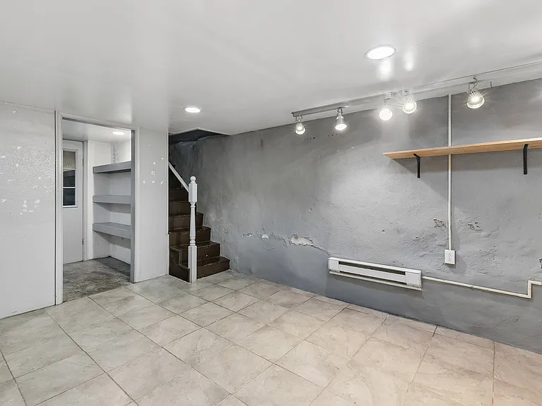 2222 Watkins St — Photo 12