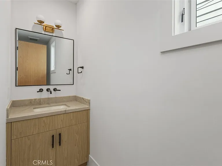 515 1/2 Jasmine Ave — Photo 16