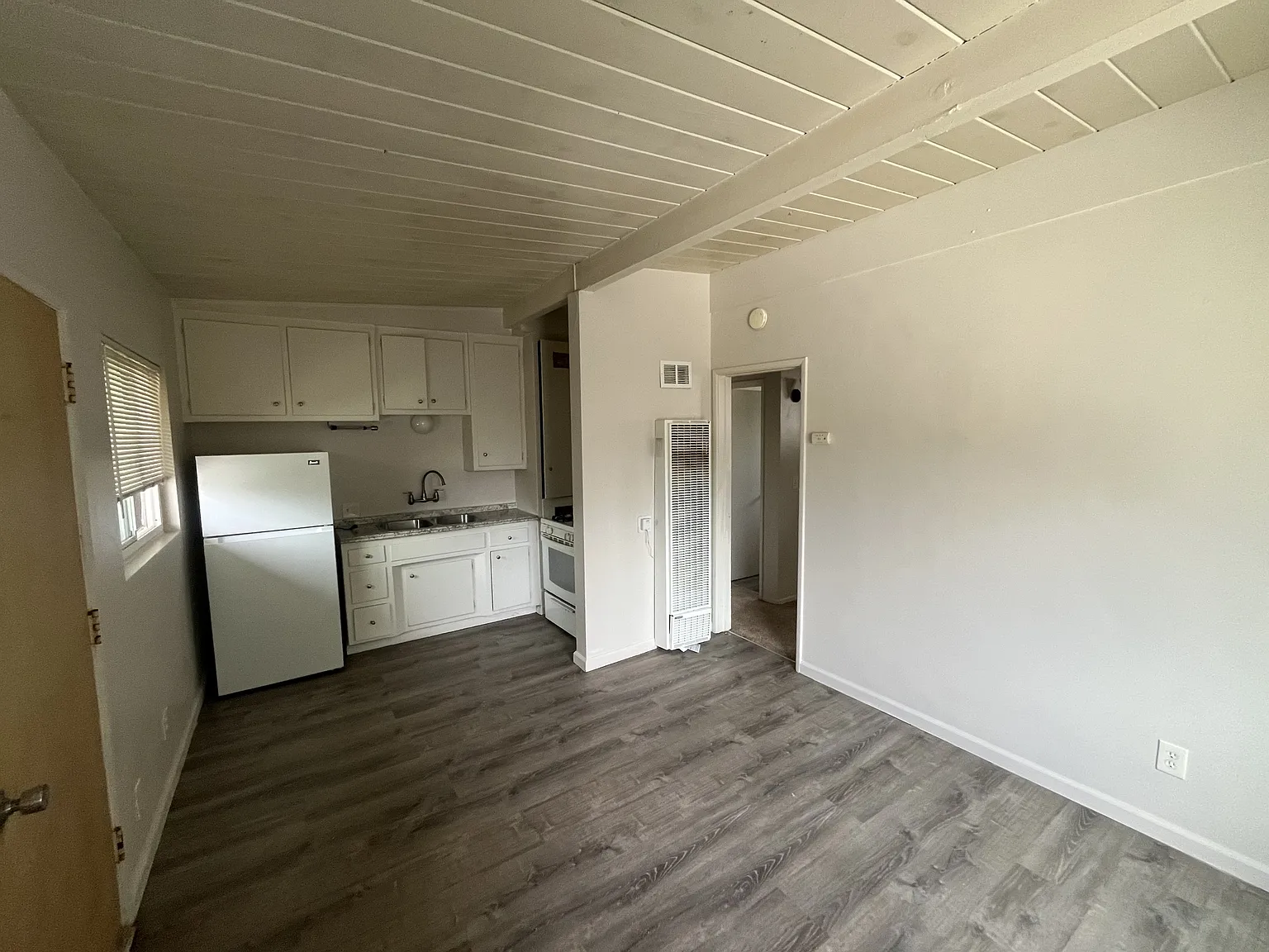 1016 Castillo St - 7 — Photo 2