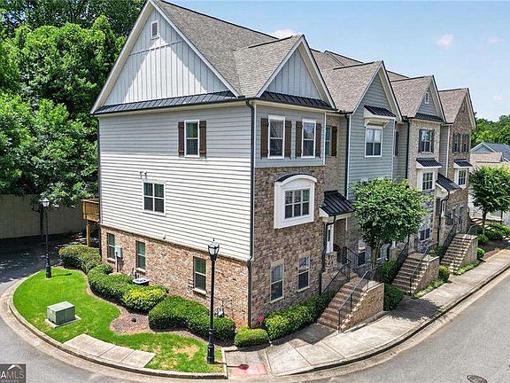 2nd image of 564 Henry Dr