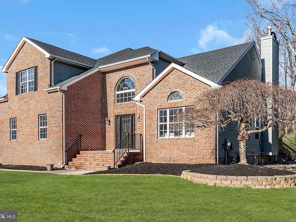 1st image of 23 Arnold Ln