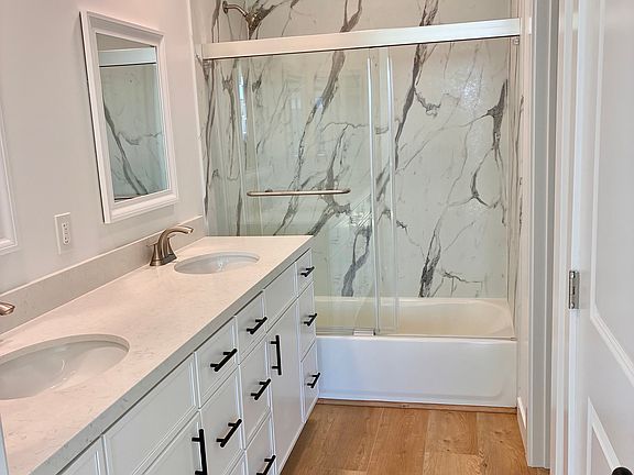 5th image of 649 Chalcedony St