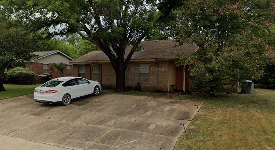 2nd image of 307 Columbia Ct #307