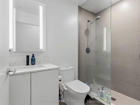 4th image of 270 Dufferin St #Penthouse 01