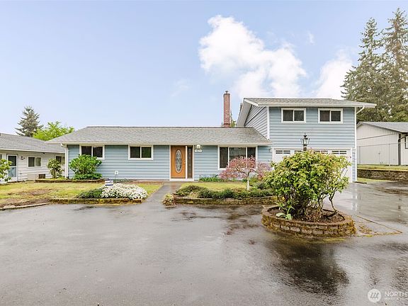 2nd image of 3875 NE Pinecone Drive