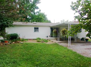 1210 Anna St, Benton, IL 62812