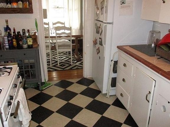 5th image of 1106-16 Hornblend St