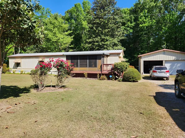 1185 Krissy St, Summerton, SC 29148